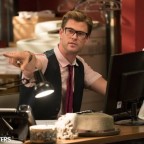 Chris Hemsworth Gets Nerdy in New Ghostbusters Images